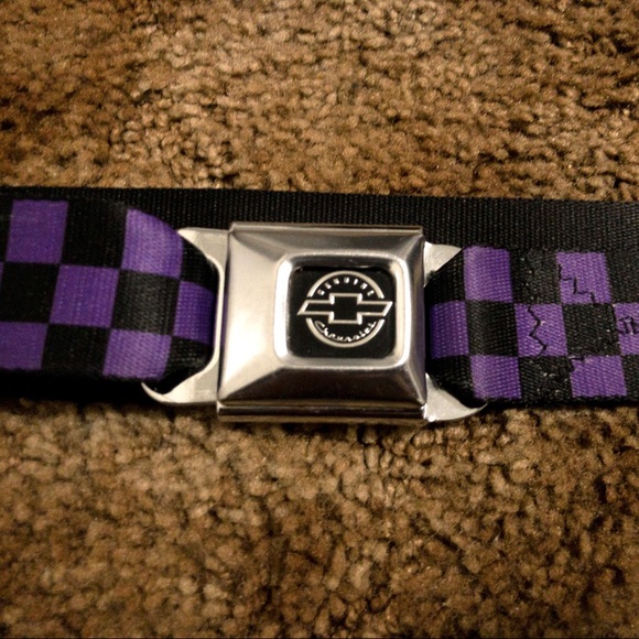 checkered buckle belt
